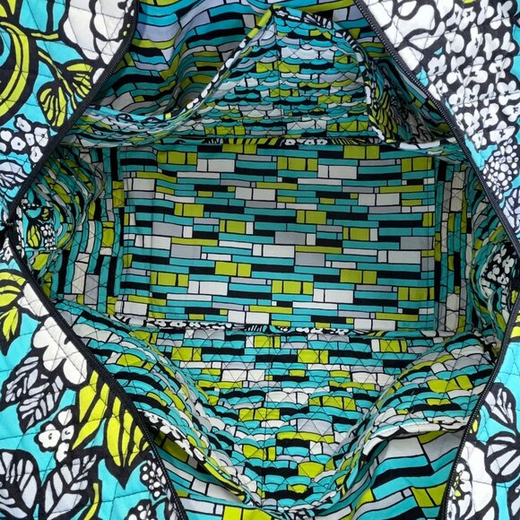Vera Bradley Women’s Green/Blue/White Floral Quilted With Handles Duffel Bag - N - Picture 8 of 12